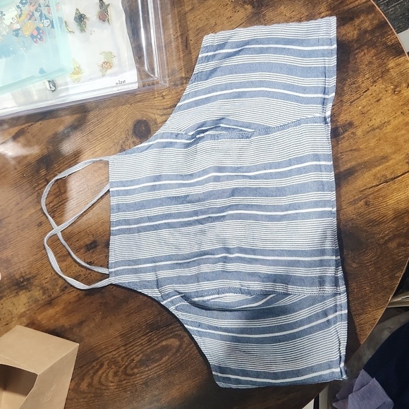 American Eagle Outfitters Tops - Blue and white stripped crop top with stretchy back size large by American Eagle